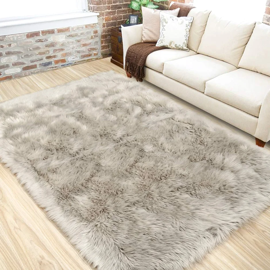 LOCHAS Faux Fur Bedside Rug 3 × 5 ft, Beige