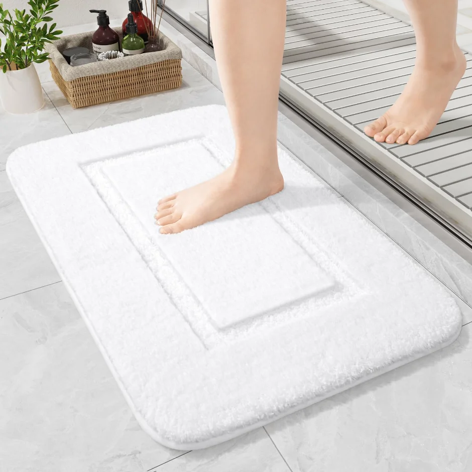 LOCHAS Chenille Bath Mat 24 × 17 in, White
